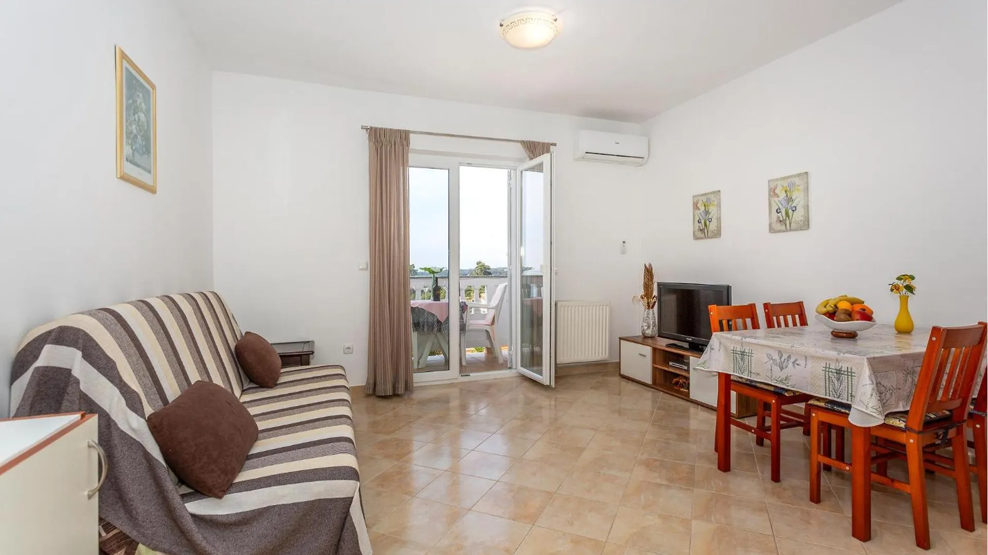Gorgeous Apartment In Rab With Kitchen Rab Town Kroatië