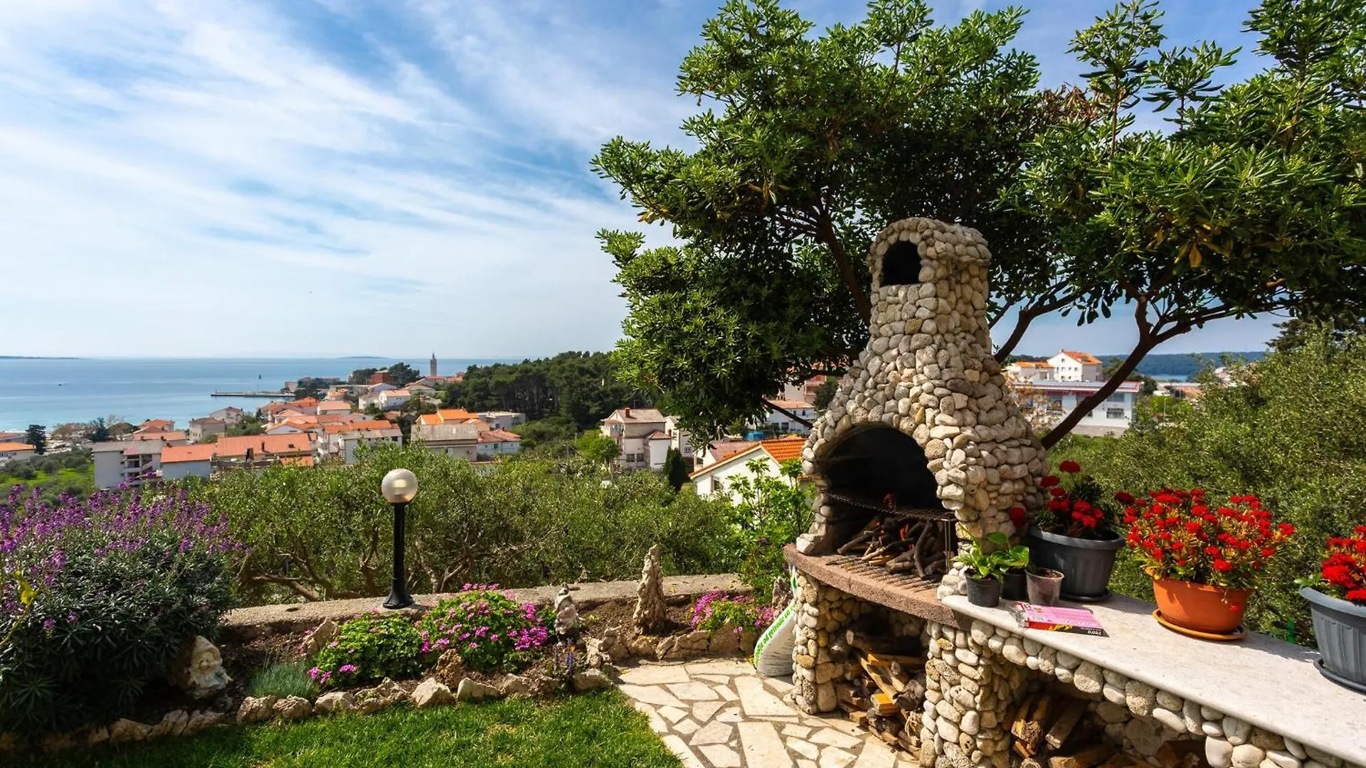 Gorgeous Apartment In Rab With Kitchen Rab Town 0*,